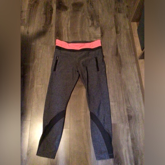 6 lulu crop pants - Picture 1 of 2